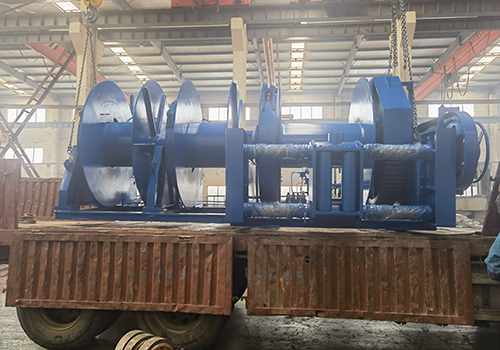 Two 500kN hydraulic winches shipped to Longhe Shipyard
