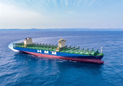 12 ships! Shipbuilding giant receives record orders for container ships
