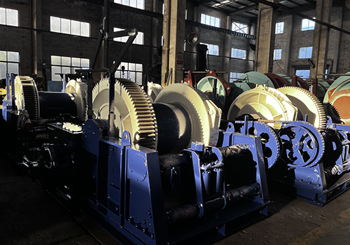 200KN hydraulic lifting winch has been shipped