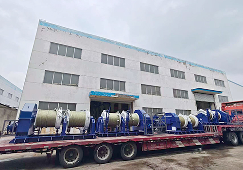 200KN double drum winch and 250KN double drum winch and supporting pump station are delivered