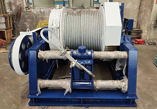 200KN hydraulic lifting winch and hydraulic pump station delivered
