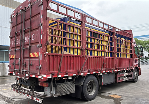 200KN double drum winch and 250KN double drum winch and supporting pump station are delivered